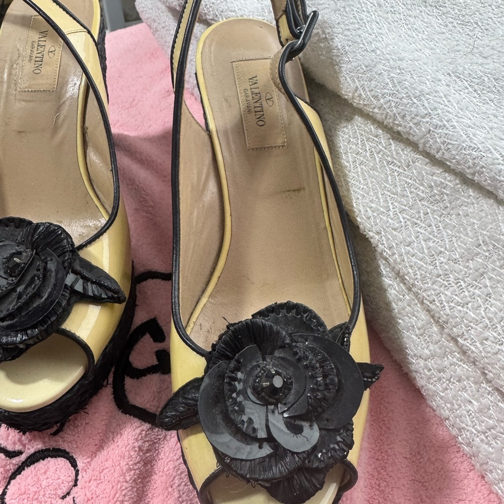 Valentino Women's Black Floral Cream Heels